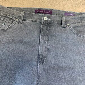 Gloria Vanderbilt  Amanda